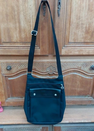 Sac bandoulière Longchamp noir excellent état cuir nylon, brand: Longchamp, condition: Very good, €67.90, €72.00 includes Buyer Protection