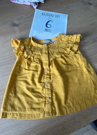 Blouse Primark, merk: Primark, staat: Heel goed, maat: 6-9 maanden / 68 cm, € 2,00, € 2,80 inclusief Kopersbescherming