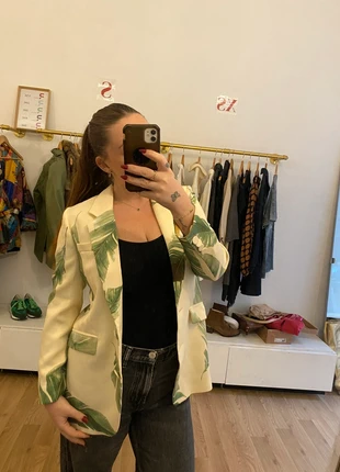 blazer tropical crème et vert satin  DMN Paris, marque: DMN, état: Neuf sans étiquette, taille: S / 36 / 8, 150,00 €, 158,20 € Protection acheteurs (Pro) incluse