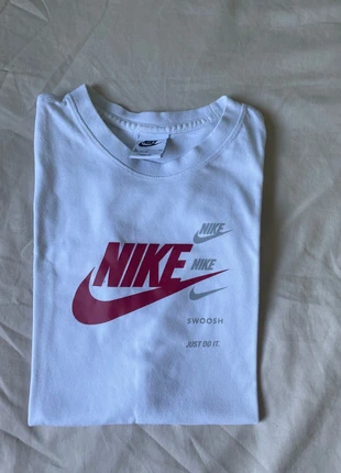 Tee shirt Nike blanc, marke: Nike, zustand: Neu, größe: XL / 42 / 14, 8,00 €, 9,10 € inklusive Vinted-Käuferschutz