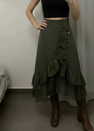 Jupe steampunk verte olive à dentelle et boucles dorées  style victorien bohème, brand: Unique, condition: Very good, size: M / 38 / 10, €46.00, €49.00 includes Buyer Protection Pro