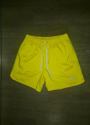 Short de bain Nike jaune, merk: Nike, staat: Heel goed, maat: M, € 17,00, € 18,55 inclusief Kopersbescherming
