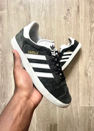 Adidas gazelle noir pour femme, taille 39, marque: adidas, état: Très bon état, taille: 39, 39,00 €, 41,65 € Protection acheteurs incluse