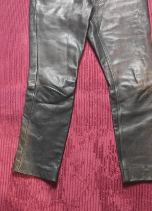 Modeka Pantaloni in Vera Pelle Nera Vintage Anni ‘90 Regular Fit, marque: Modeka, état: Très bon état, taille: XL / 42 / 14, 40,00 €, 42,70 € Protection acheteurs incluse