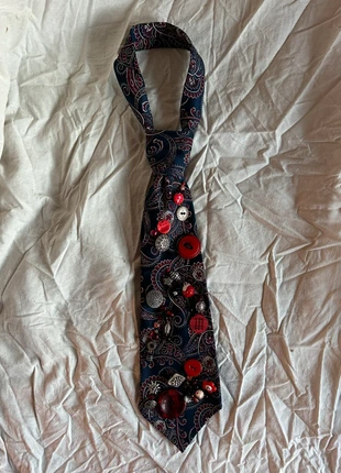 Zelfgeborduurde das met knopen en kralen, merk: Unique, staat: Heel goed, € 20,00, € 21,70 inclusief Kopersbescherming