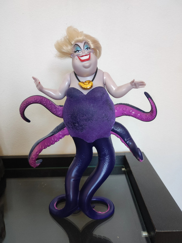 Muñeca ursula top disney store