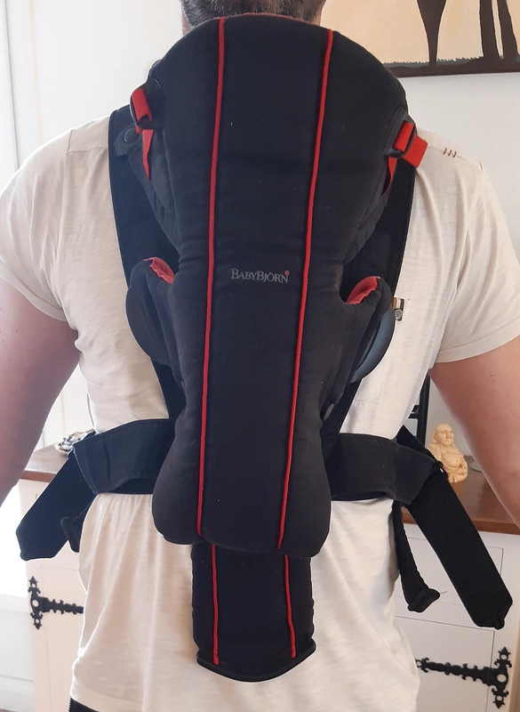 Porte bébé babybjorn 2025 rouge et noir