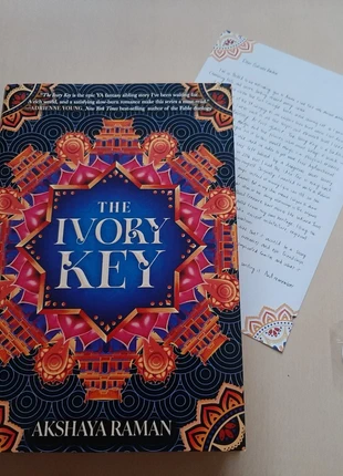 The Ivory Key by Akshaya Raman. signed Owlcrate edition. New, condizioni: Nuovo senza cartellino, €7.50, €8.58 include la Protezione acquisti