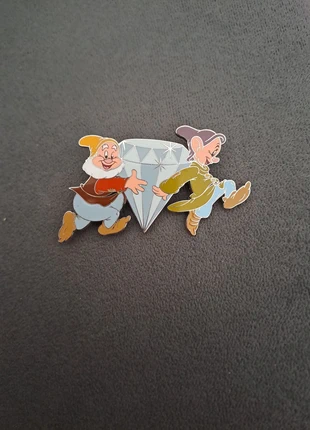 Pin's joyeux et simplet, marque: Disneyland Paris, état: Très bon état, 13,00 €, 14,35 € Protection acheteurs incluse