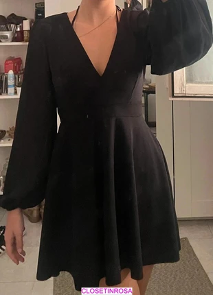 Vestito nero SH21 boutique con schiena scoperta e maniche a sbuffo, marke: sh21 Boutique, zustand: Neu, größe: S / 36 / 8, 40,00 €, 42,70 € inklusive Vinted-Käuferschutz