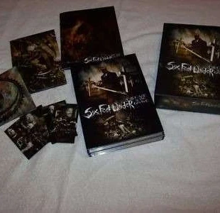 Six Feet Under A Decade in the Grave Boxset (4 CDs + 1 DVD), zustand: Sehr gut, 60,00 €, 63,20 € inklusive Vinted-Käuferschutz