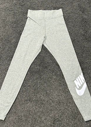 Legging Nike gris femme/taille S, marca: Nike, estado: Muy bueno, tamaño: S / 36 / 8, 5,00 €, 5,95 € Protección al comprador incluida