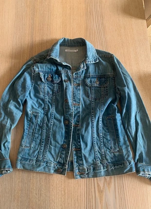 Veste en jean Monoprix, merk: Monoprix, staat: Heel goed, maat: 12 jaar / 152 cm, € 12,00, € 13,30 inclusief Kopersbescherming