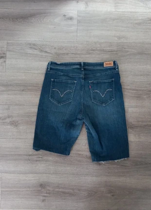 🌞 Short En Jean Levi's 512 Vintage Bleu Taille 40 04110625, brand: Levi's, condizioni: Ottime, taglia: L / IT 44 / EU 40, €15.00, €16.45 include la Protezione acquisti Pro
