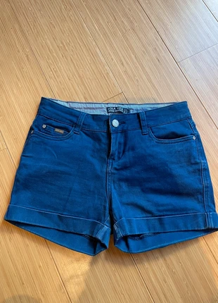 Marine blauwe jeans short Lola Liza , merk: LolaLiza, staat: Goed, maat: XXS / 32 / 4, € 15,00, € 16,45 inclusief Kopersbescherming