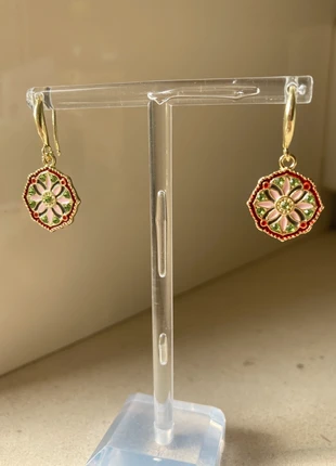 Oorbellen goudkleurig en multicolor, merk: Multicolor, staat: Nieuw met prijskaartje, € 5,00, € 5,95 inclusief Kopersbescherming