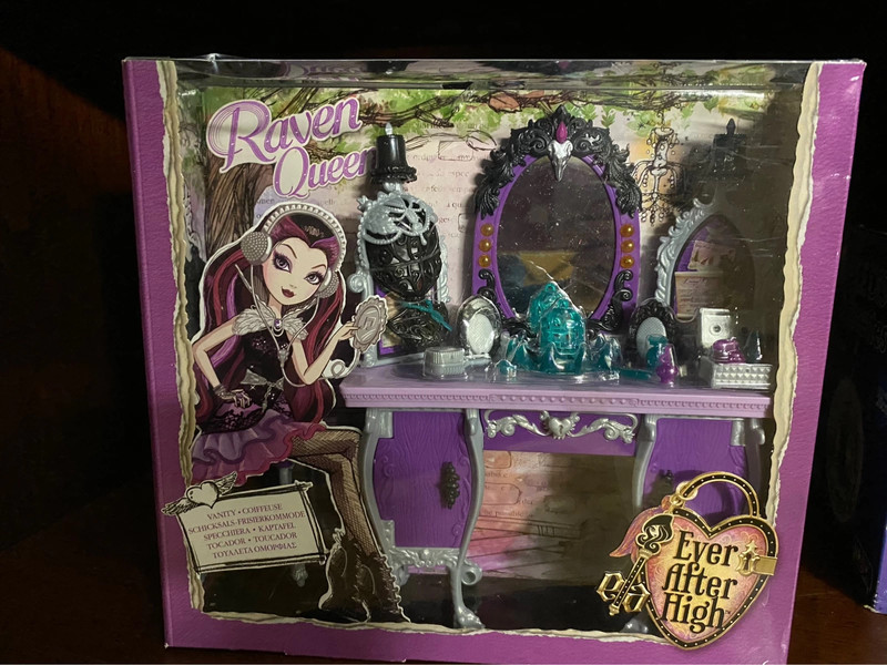 Poupée Ever after High Raven Queen - Vinted