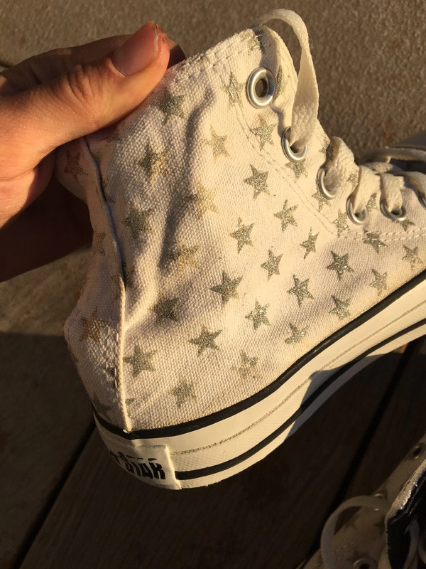 Converse blanche 2024 avec motif