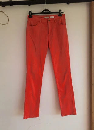 R0517. Jean rouge Scottage taille 40, marque: Scottage, état: Très bon état, taille: L / 40 / 12, 7,00 €, 8,05 € Protection acheteurs (Pro) incluse