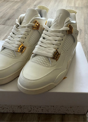 Obrázek k inzerátu: Jordan 4 metalic gold