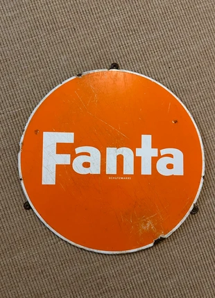 Fanta Emailschild Austria Email 72, marke: Fanta, zustand: Zufriedenstellend, 410,00 €, 431,20 € inklusive Vinted-Käuferschutz