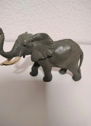 Figura de Elefante, marca: Hasbro, estado: Muy bueno, tamaño: 3 años / 98 cm, 2,00 €, 2,80 € Protección al comprador incluida