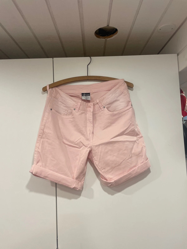 Lyserøde shorts 1