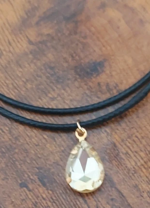 Collier avec pendentif goutte dorée sur cordon noir., marque: Vintage Chic, état: Neuf avec étiquette, 5,00 €, 5,95 € Protection acheteurs incluse