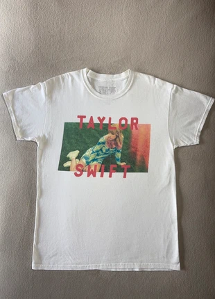 Taylor Swift Lover-Era Pink Lettering White T-shirt – Size M, brand: Taylor Swift, condition: Very good, size: M / UK 12-14, £22.00, £23.80 includes Buyer Protection