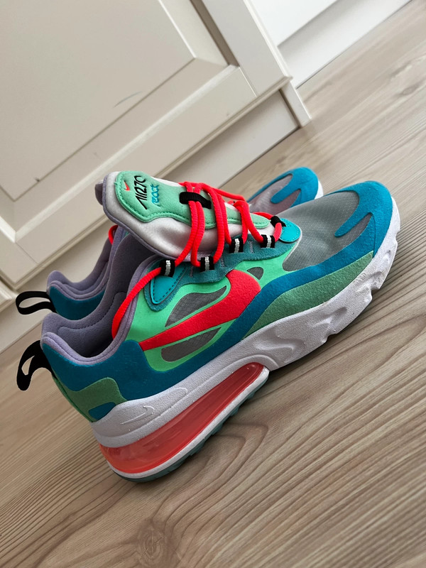 Nike sneaker bunt sales