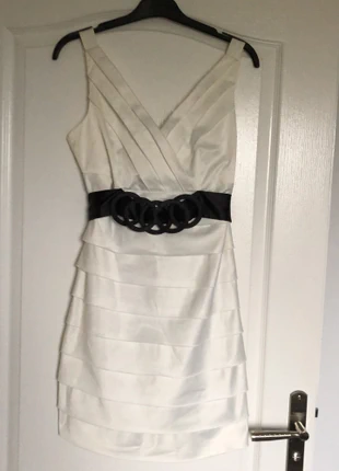 Très belle robe taille 40, marque: Xanaka, état: Très bon état, taille: L / 40 / 12, 8,00 €, 9,10 € Protection acheteurs incluse
