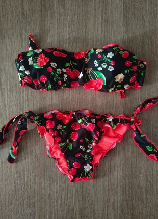 Costume da Bagno veste S/M con coppette all'interno, condizioni: Ottime, taglia: M / IT 42 / EU 38, €3.00, €3.85 include la Protezione acquisti