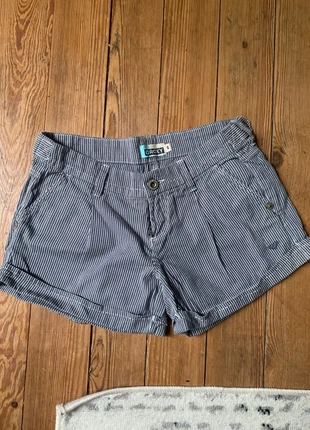 Short roxy gris rayures taille XS en coton pour enfant ado, marque: Roxy, état: Très bon état, taille: XS, 3,00 €, 3,85 € Protection acheteurs incluse