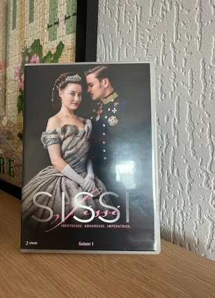 🎬 DVD Sissi – Saison 1, état: Très bon état, 12,00 €, 13,30 € Protection acheteurs incluse
