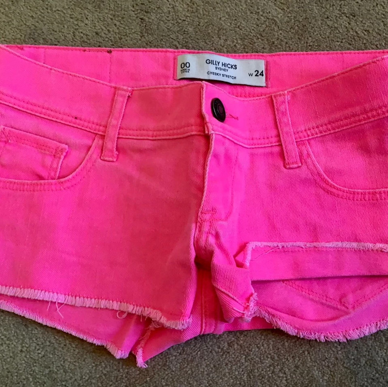 Hollister 2024 pink shorts