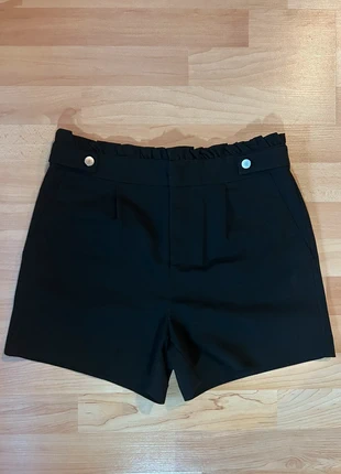 Short noir chic Kiabi – parfait pour l’hiver, marque: Kiabi, état: Très bon état, taille: M / 38 / 10, 10,00 €, 11,20 € Protection acheteurs incluse