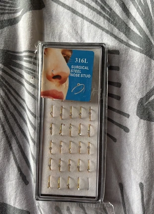 Lot Bijoux Neuf pour Nez – Dorés & Strass, Lovisa & Shein, marque: Lovisa, état: Neuf avec étiquette, 5,00 €, 5,95 € Protection acheteurs incluse