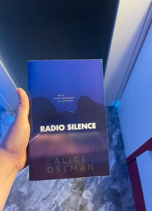 Obrázek k inzerátu: Rádio silence book