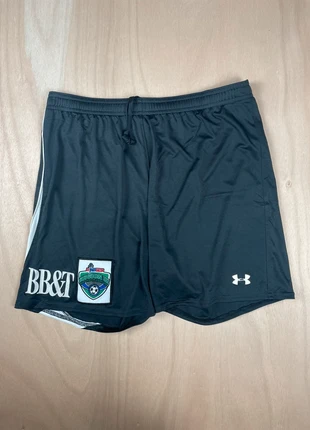 Short de sport noir Under Armour logo brodé taille M, marque: Under Armour, état: Très bon état, taille: M, 3,50 €, 4,38 € Protection acheteurs (Pro) incluse