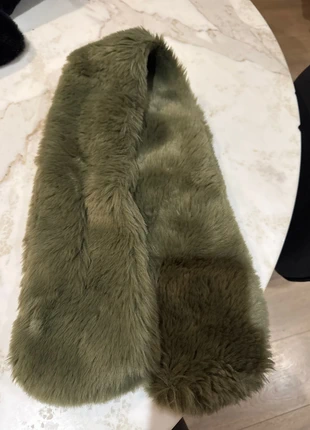 Écharpe Paul Brial fausse fourrure, marque: Paul Brial, état: Très bon état, 9,50 €, 10,68 € Protection acheteurs incluse