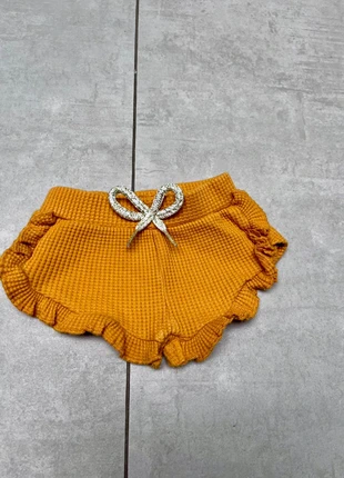 Okergele short van noppies maat 56, marca: Noppies, estado: Muy bueno, tamaño: 1-3 meses / 56 cm, 2,50 €, 3,33 € Protección al comprador incluida