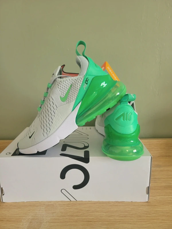 Nike Air Max 270 T38,5 100% Authentique - photo numéro 4