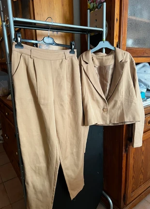 Ensemble tailleur blazer beige, marque: Shein, état: Très bon état, taille: M / 38 / 10, 10,00 €, 11,20 € Protection acheteurs incluse
