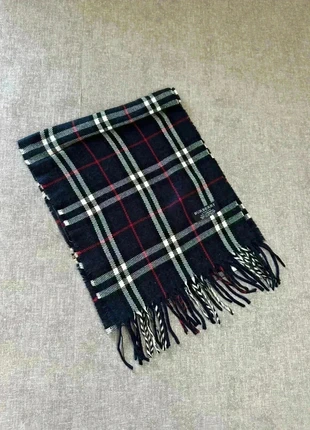 Écharpe Burberry bleu marine, brand: Burberry, condition: Very good, €40.00, €42.70 includes Buyer Protection Pro