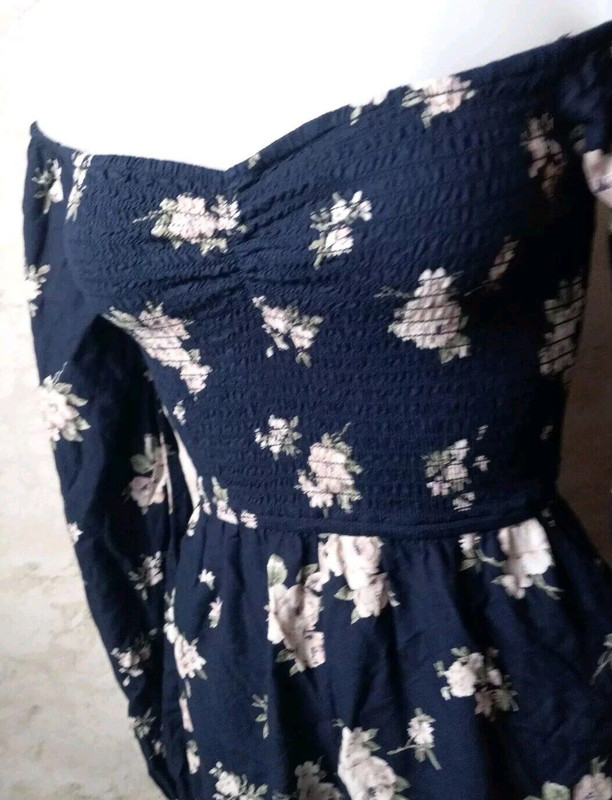 Hollister Womens Blue Floral Long Sleeve Jumpsuit Shorts Size Small 4