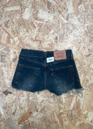 S1552 Short Levis Femme Noir W25 L32, brand: Levi's, condition: Very good, size: XS / 34 / 6, €29.99, €32.19 includes Buyer Protection Pro