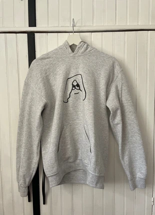 Pull gris Lujipeka, merk: lujipeka, staat: Goed, maat: S, € 8,00, € 9,10 inclusief Kopersbescherming