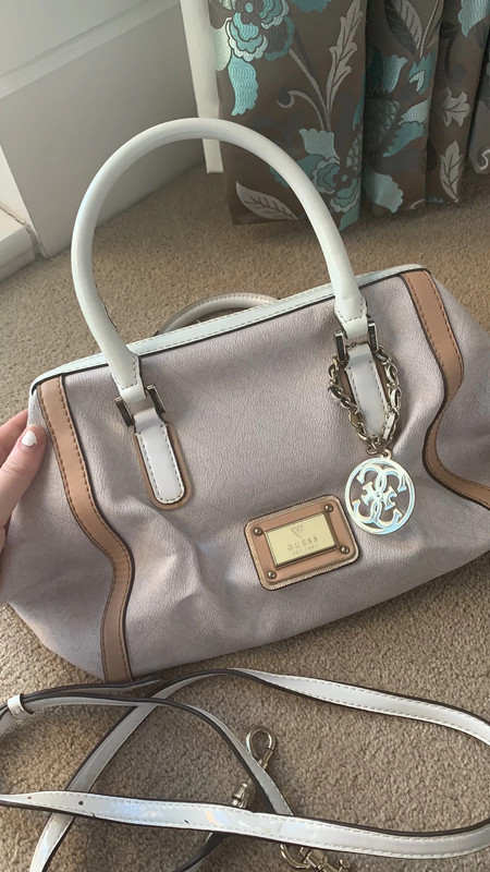 Baby pink 2025 guess bag