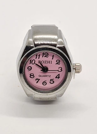 Slank En Elegant Zilverkleurig Retro Quartz Ringhorloge / Ringwatch Met Roze Wijzerplaat, marque: Fashion Jewelry, état: Neuf sans étiquette, taille: Ajustable, 12,50 €, 13,83 € Protection acheteurs incluse