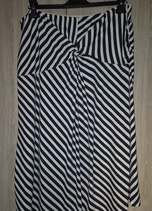 Les Bleus rok maat 42, merk: les Bleus, staat: Heel goed, maat: XL / 42 / 14, € 2,00, € 2,80 inclusief Kopersbescherming